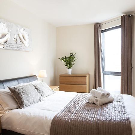 Ashchurch Cheltenham Plaza Apartments חדר תמונה