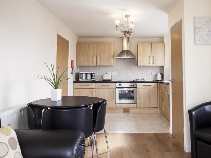 Ashchurch Cheltenham Plaza Apartments מראה חיצוני תמונה